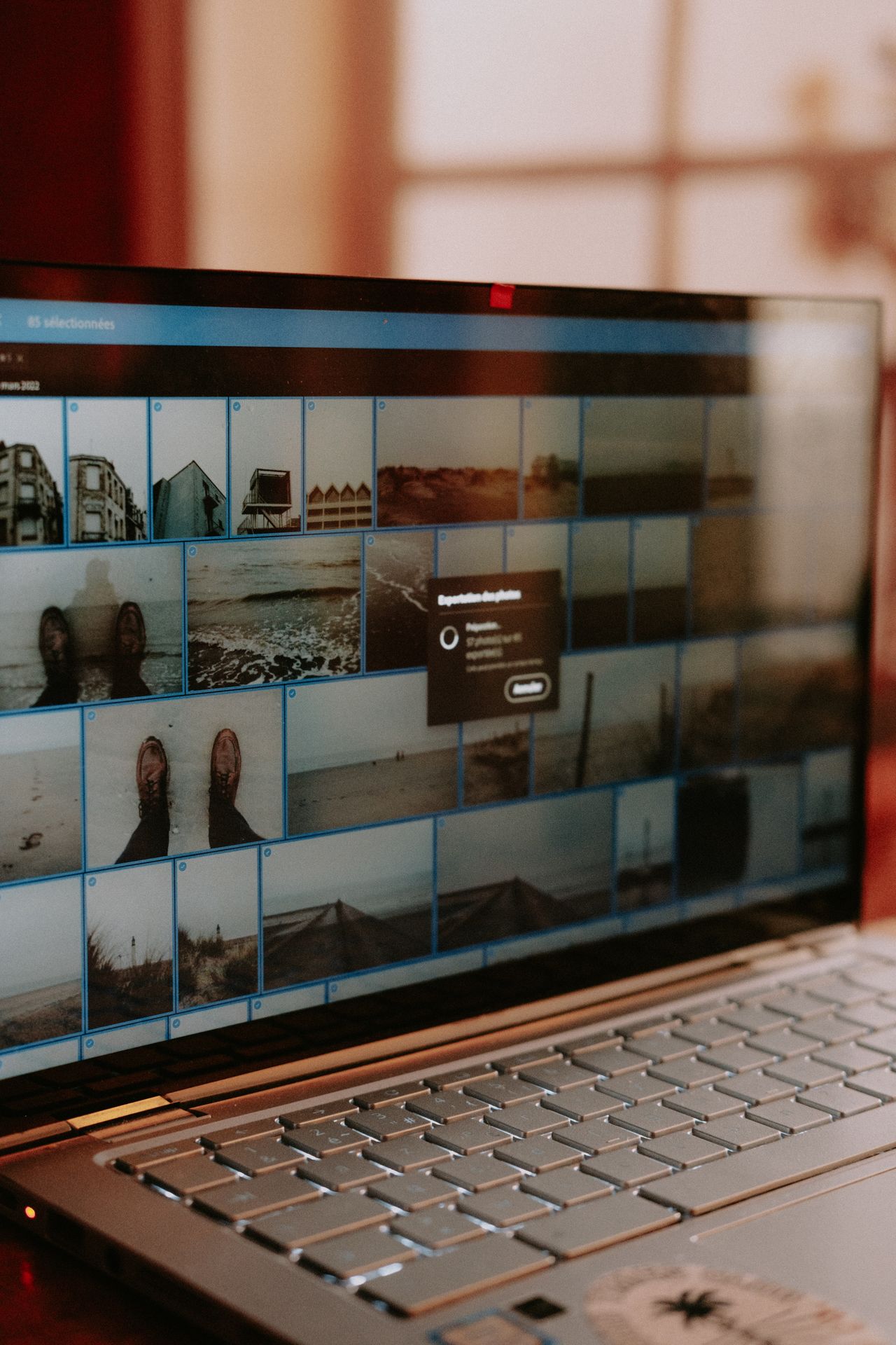 Photo overview in an image editing application