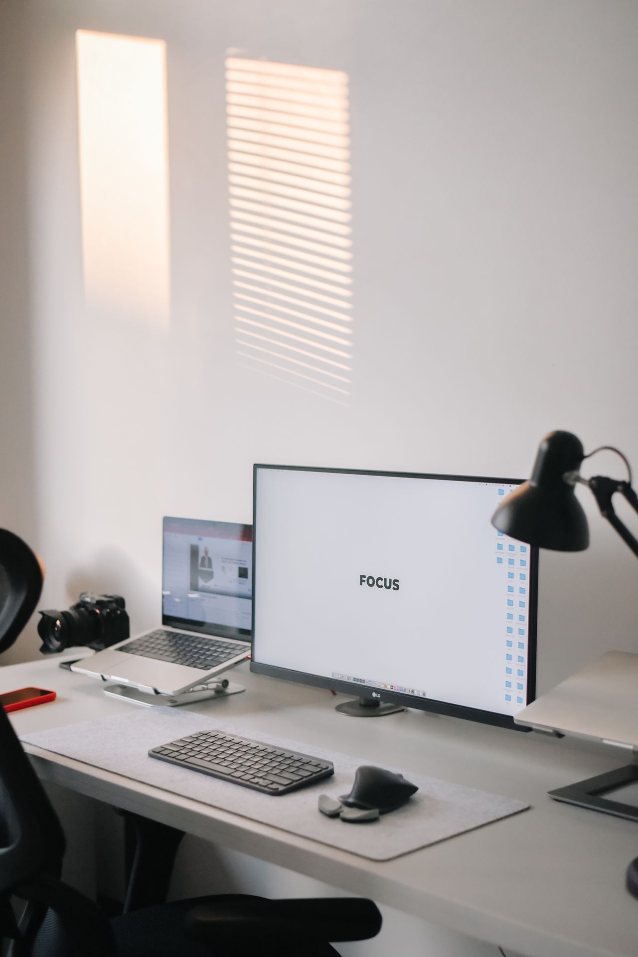 Workspace with multiple screens