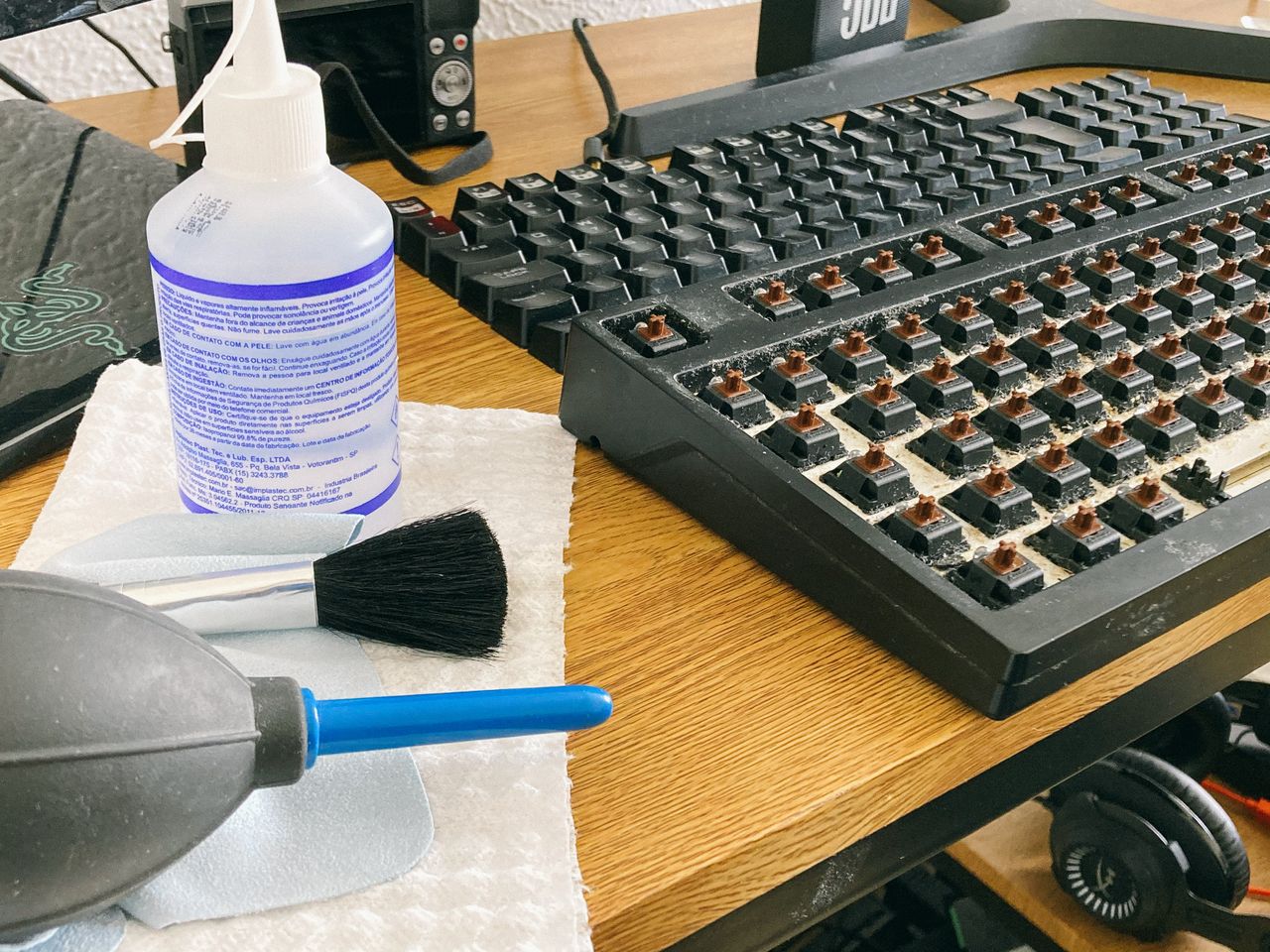 Tools for cleaning a keyboard