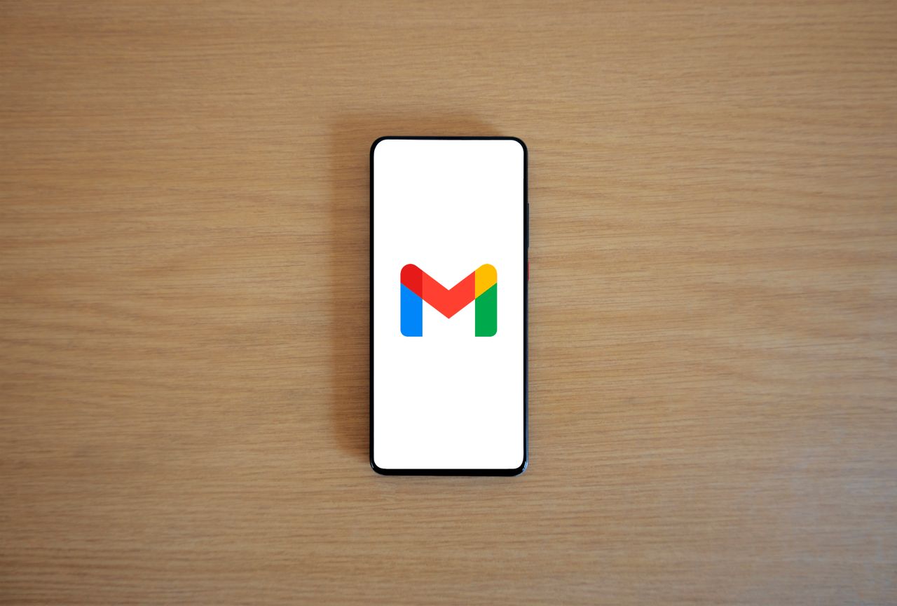 Mail application on a smartphone